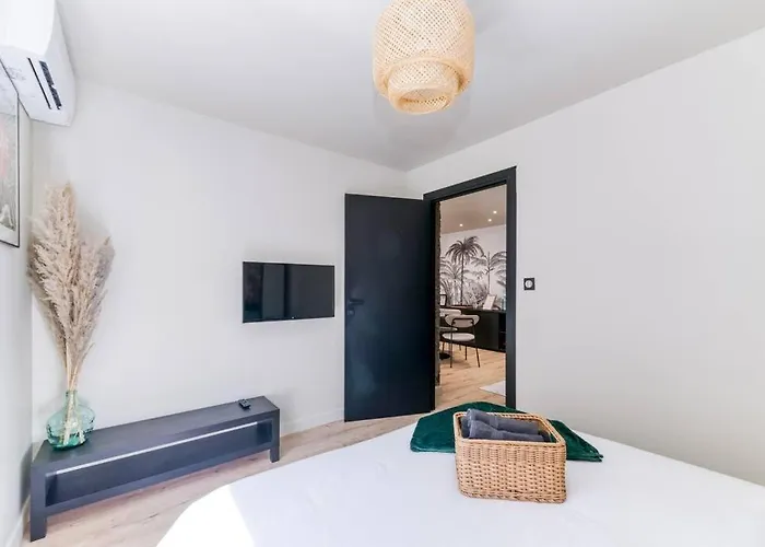 Le Mila ¶ Centre ¶ Confort ¶ Tram ¶ Climatisation Hotel *